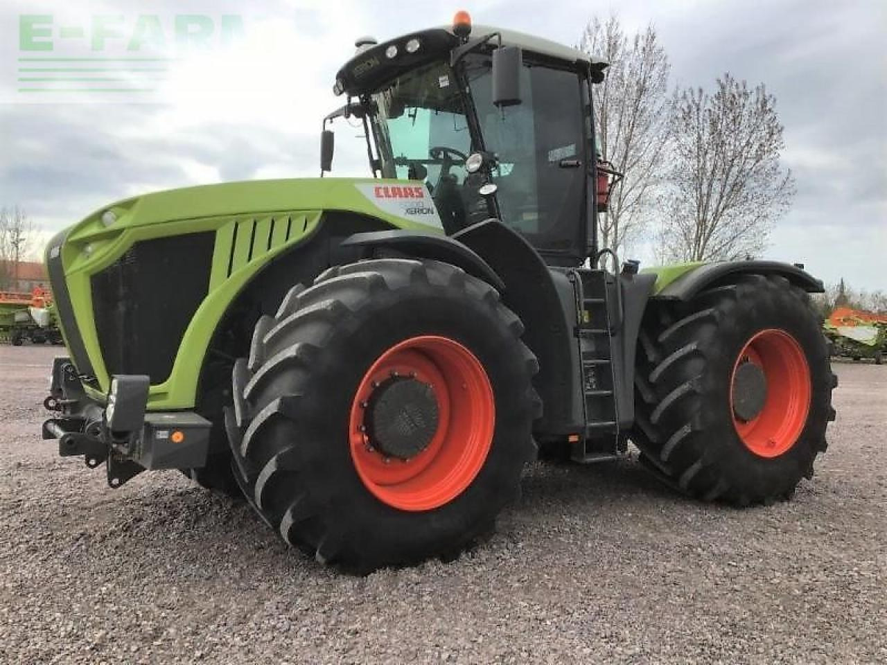 CLAAS xerion 5000 trac vc - Tractor: foto 1 CLAAS xerion 5000 trac vc - Tractor: foto 1