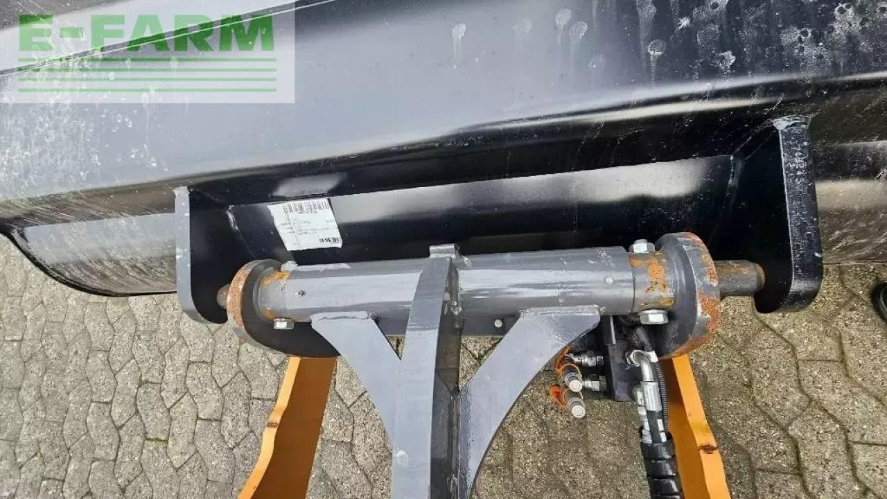 Miniexcavadora Case-IH 321 f: foto 9