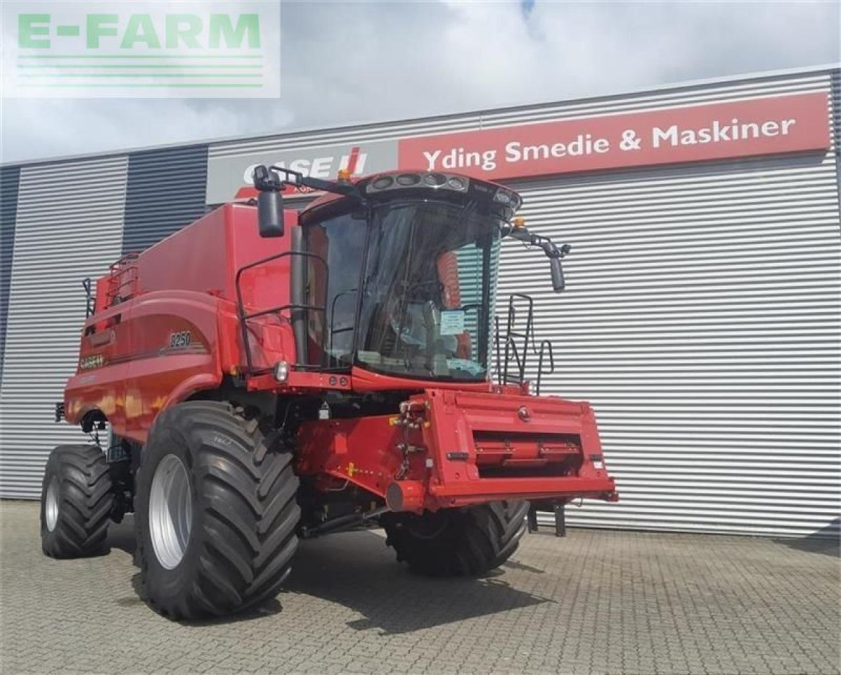 Case-IH 8250 kampagnepris axial-flow 8250 med 35 fod varioskærebord - Cosechadora de granos: foto 1 Case-IH 8250 kampagnepris axial-flow 8250 med 35 fod varioskærebord - Cosechadora de granos: foto 1