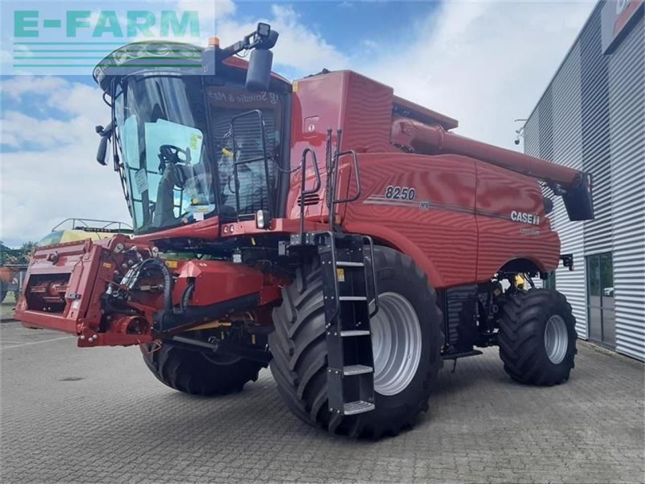Case-IH 8250 kampagnepris axial-flow 8250 med 35 fod varioskærebord - Cosechadora de granos: foto 4 Case-IH 8250 kampagnepris axial-flow 8250 med 35 fod varioskærebord - Cosechadora de granos: foto 4