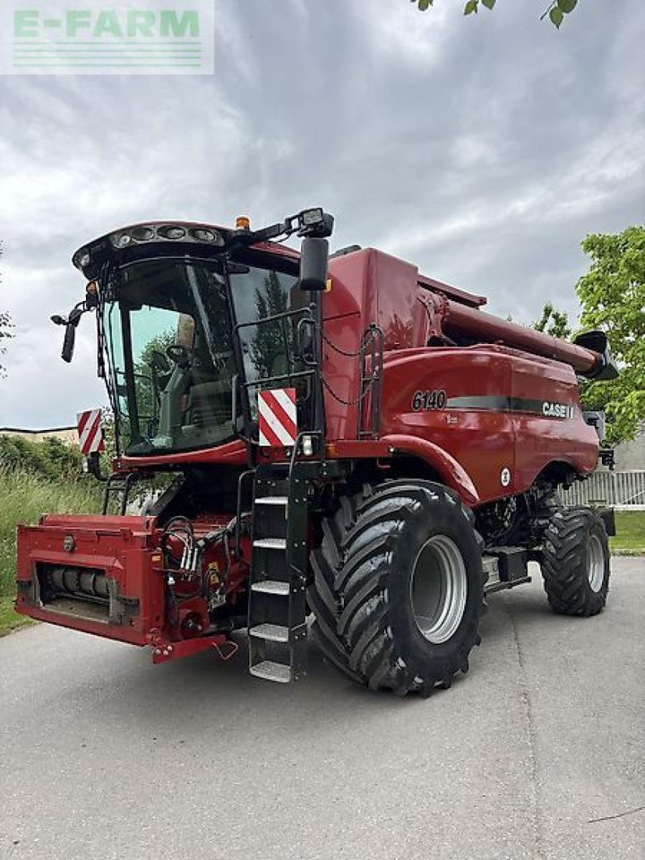 Case-IH axial-flow 6140 - Cosechadora de granos: foto 1 Case-IH axial-flow 6140 - Cosechadora de granos: foto 1