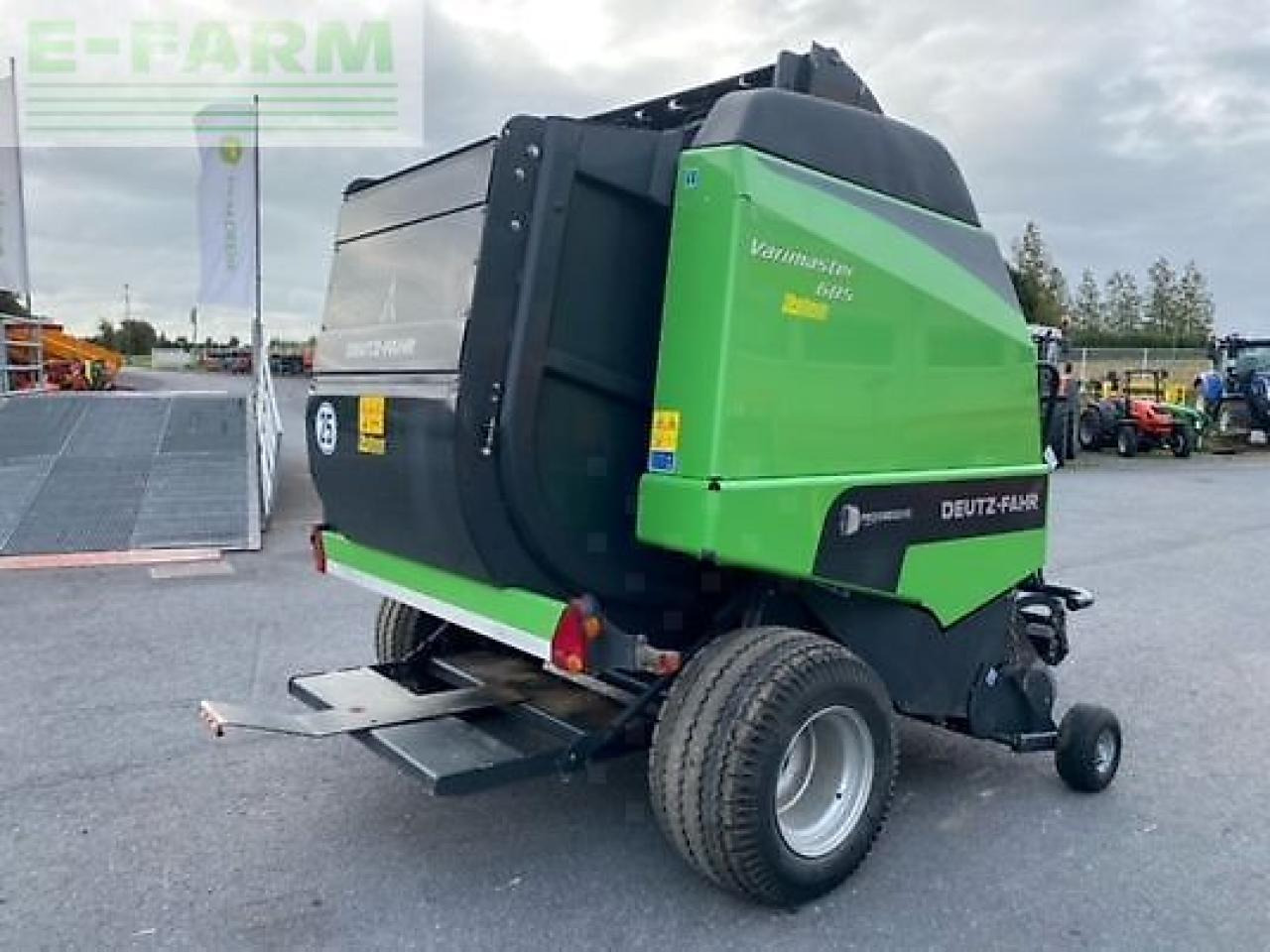 Deutz-Fahr varimaster 685 - Empacadora de pacas cuadradas: foto 3 Deutz-Fahr varimaster 685 - Empacadora de pacas cuadradas: foto 3