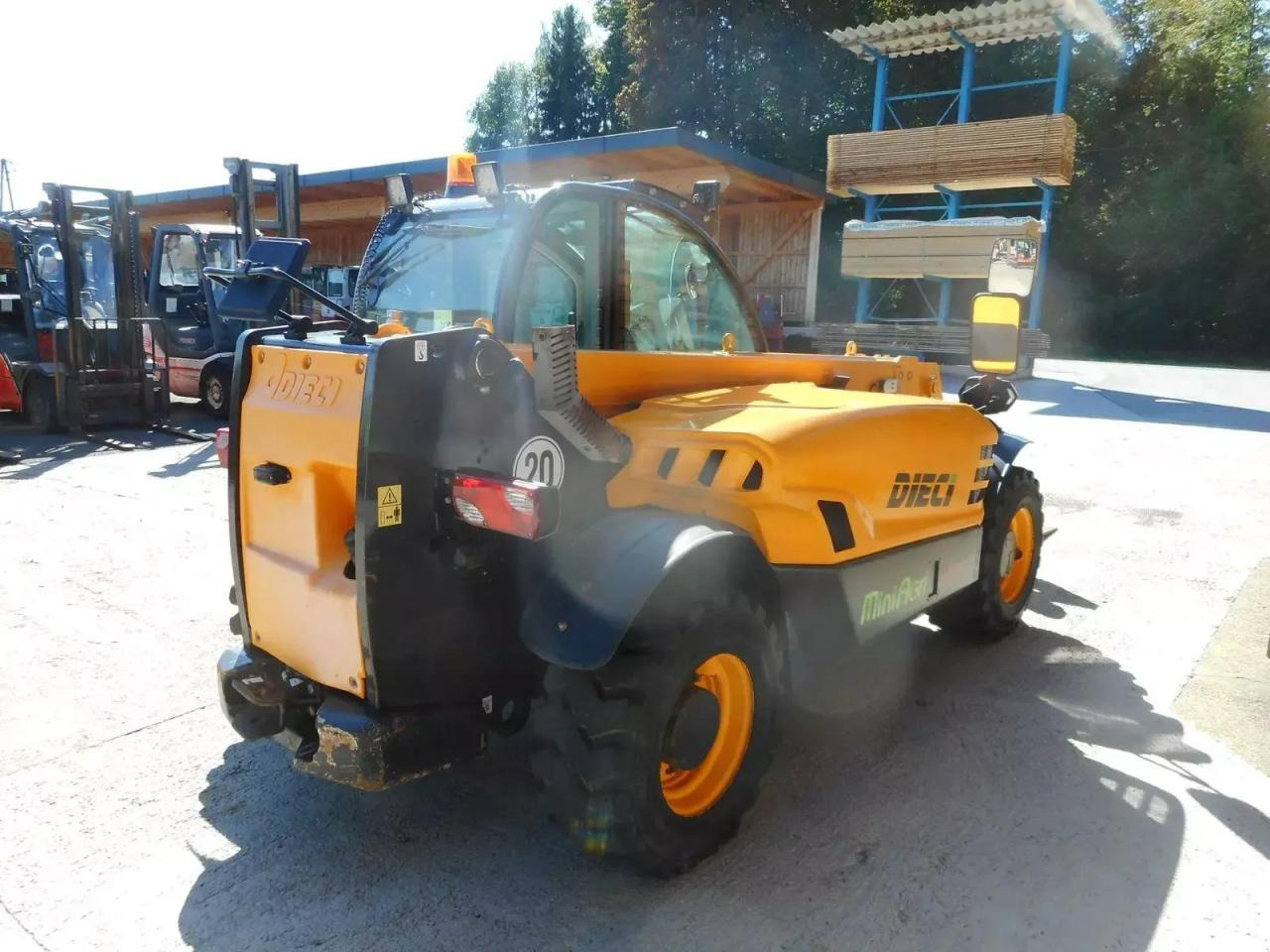 Dieci 26.6 mini agri ( 2,6t + 5,7m ) - Manipulador telescópico: foto 4 Dieci 26.6 mini agri ( 2,6t + 5,7m ) - Manipulador telescópico: foto 4