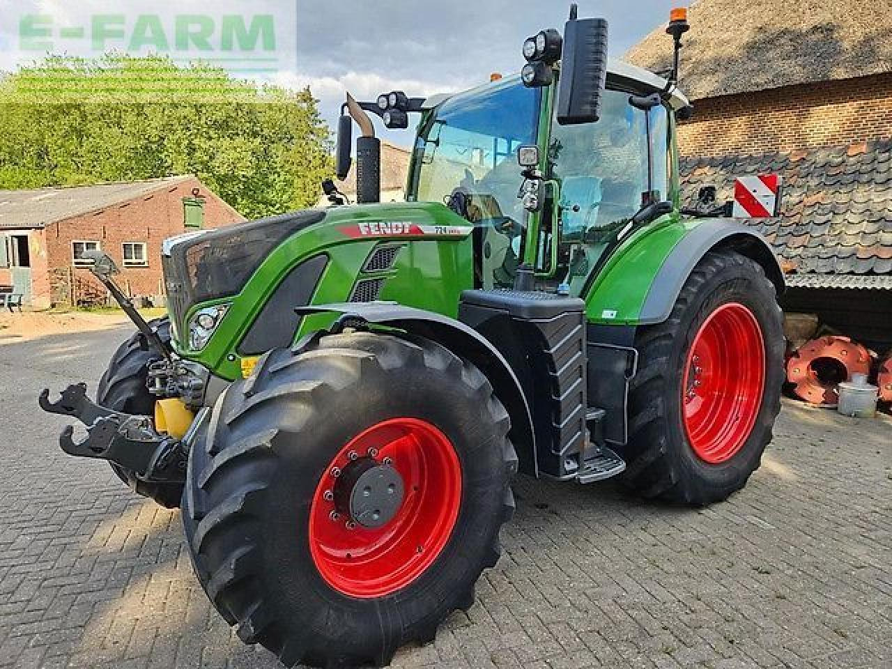 Fendt 724 gen6 profi plus setting 2 ( 718 720 722 ) - Tractor: foto 2 Fendt 724 gen6 profi plus setting 2 ( 718 720 722 ) - Tractor: foto 2