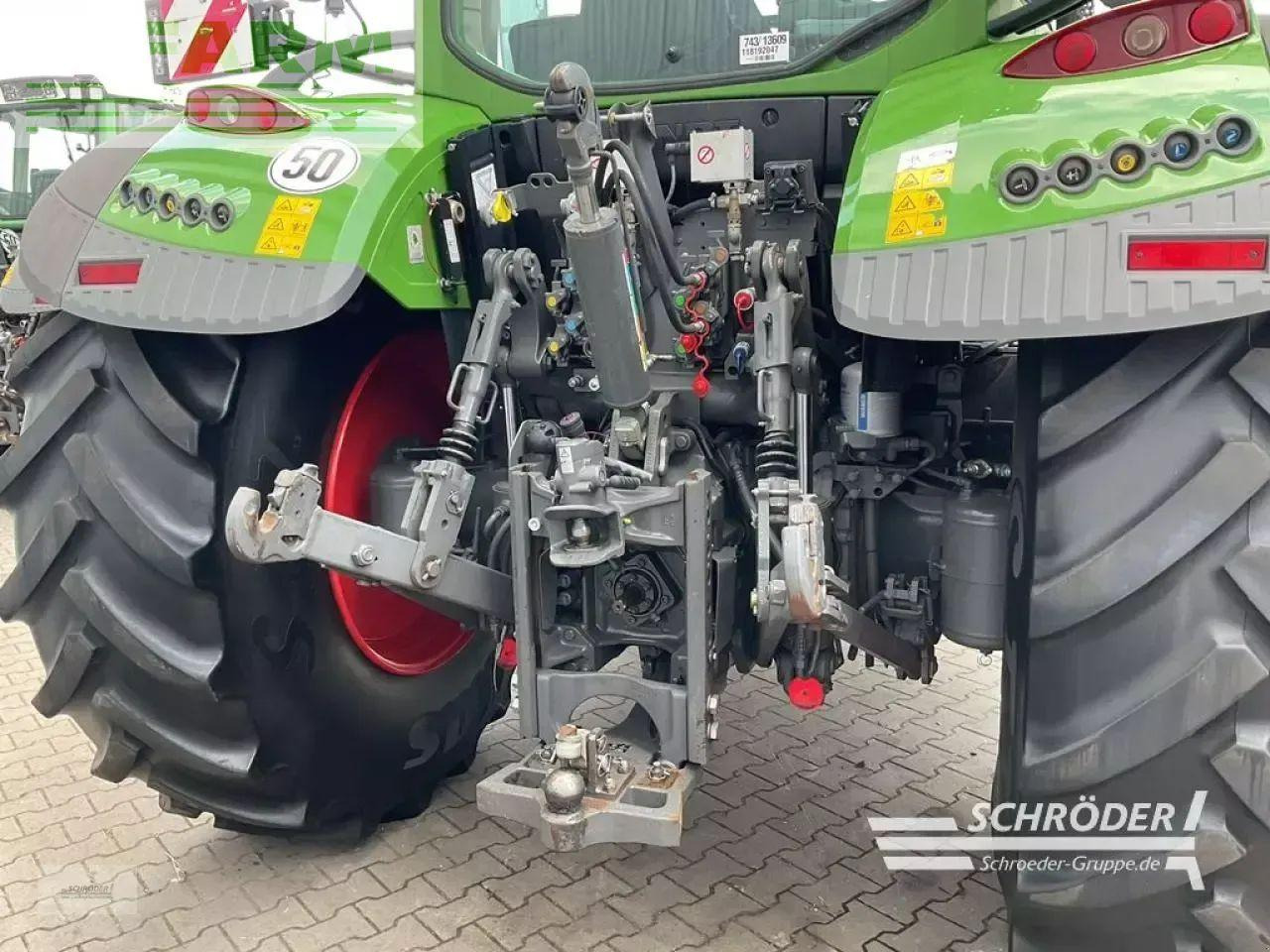 Fendt 724 vario s4 profi plus ProfiPlus - Tractor: foto 4 Fendt 724 vario s4 profi plus ProfiPlus - Tractor: foto 4