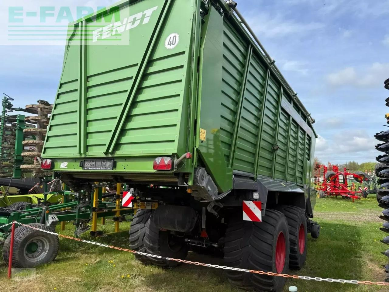 Fendt tigo 75 xr mit 800/45 r26,5 bereifung, laderaumabdeckung und 3 dosierwalzen - Remolque autocargador: foto 4 Fendt tigo 75 xr mit 800/45 r26,5 bereifung, laderaumabdeckung und 3 dosierwalzen - Remolque autocargador: foto 4