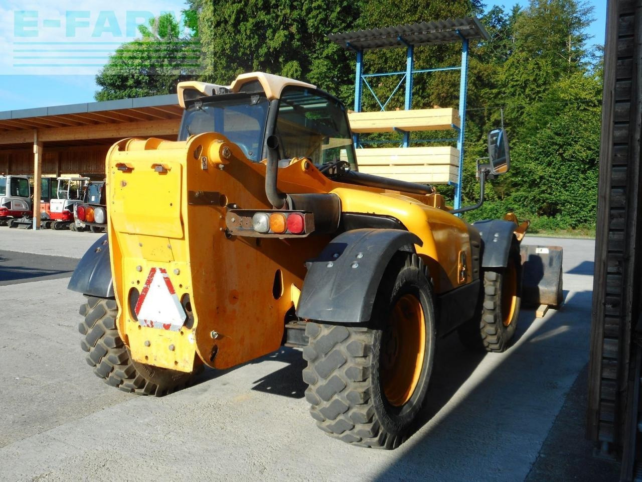 JCB jcb 533-105 ( 3,3t - 10,5m ) - Manipulador telescópico: foto 4 JCB jcb 533-105 ( 3,3t - 10,5m ) - Manipulador telescópico: foto 4