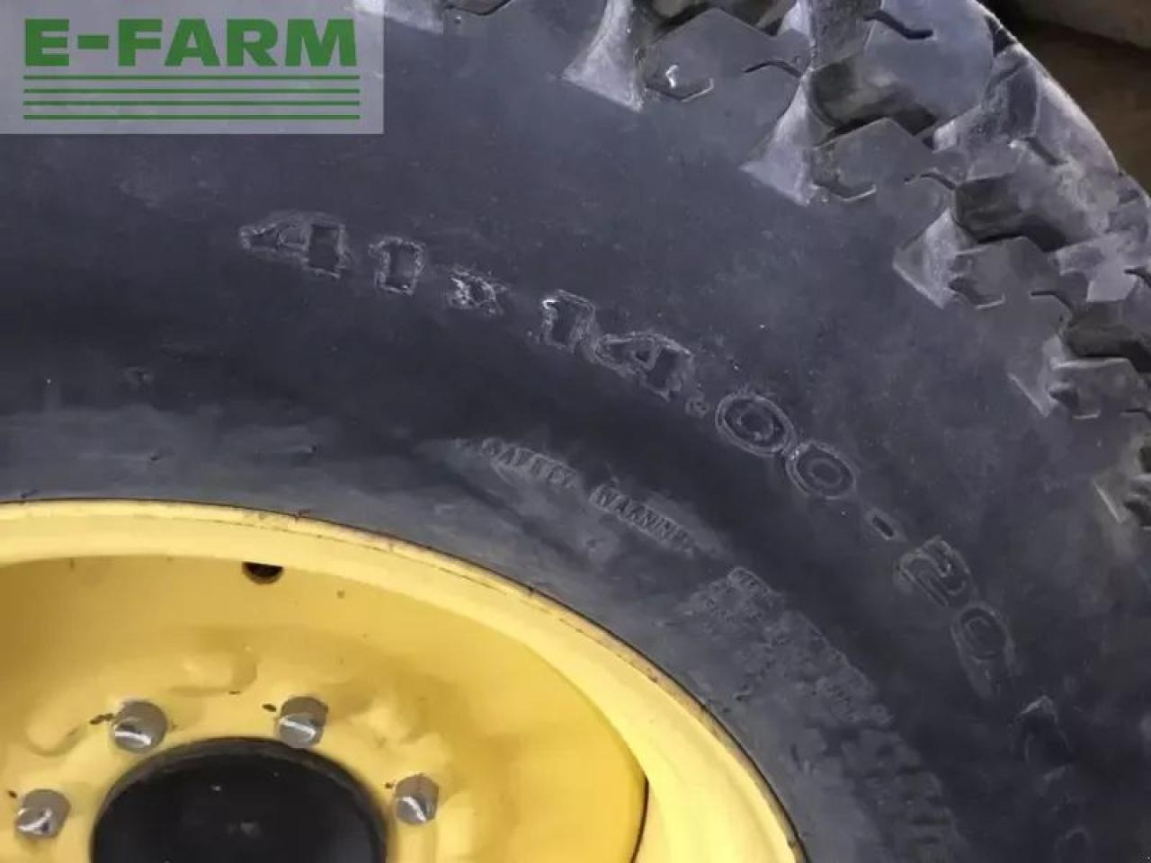 John Deere 3320 my11 - Tractor: foto 5 John Deere 3320 my11 - Tractor: foto 5