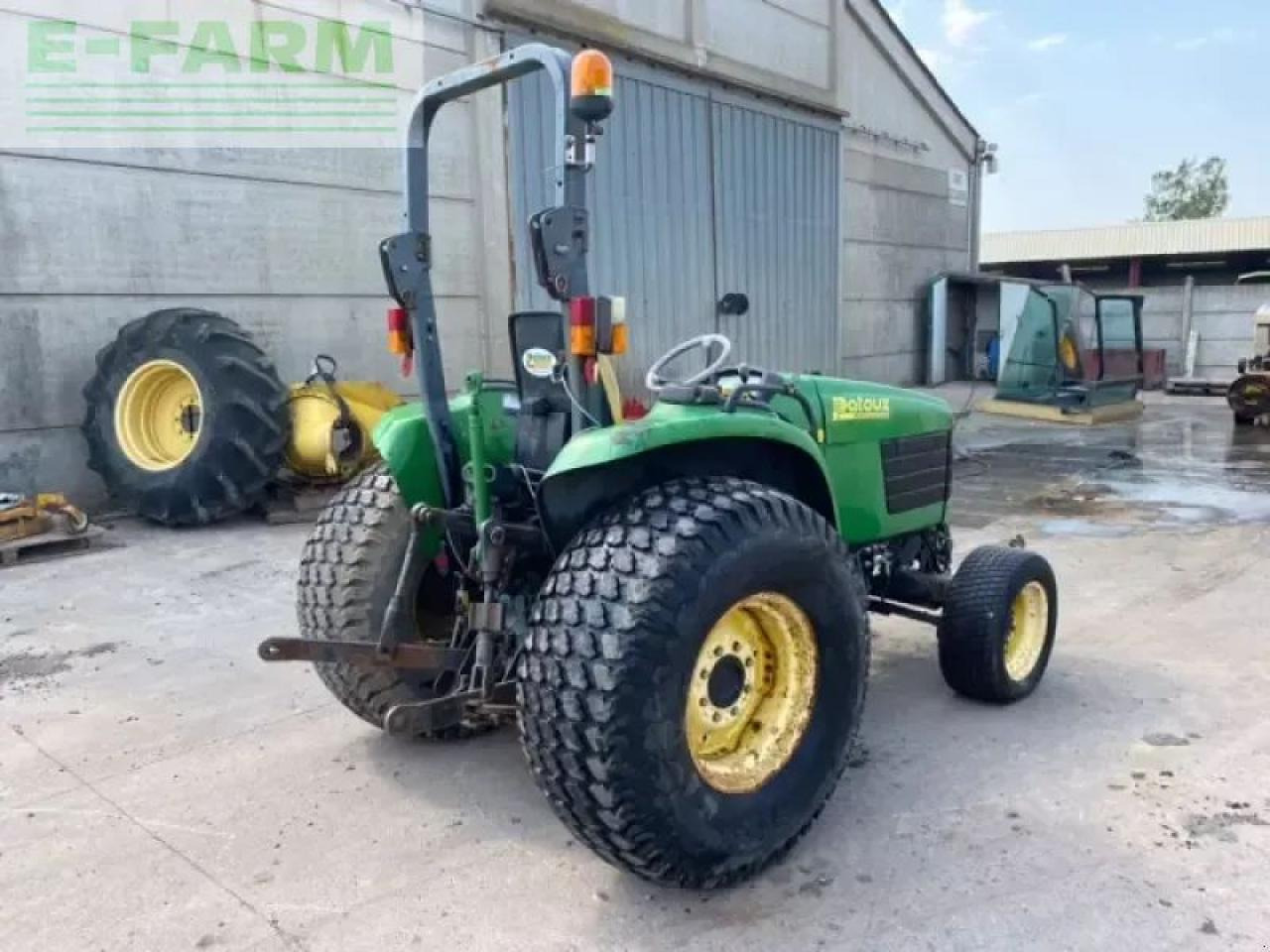 John Deere 4710 - Tractor: foto 4 John Deere 4710 - Tractor: foto 4