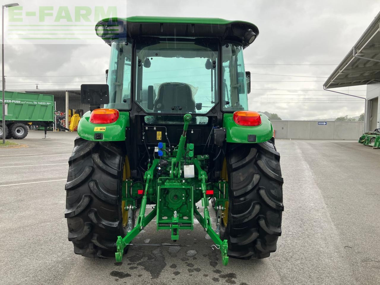 Tractor John Deere 5067E: foto 7