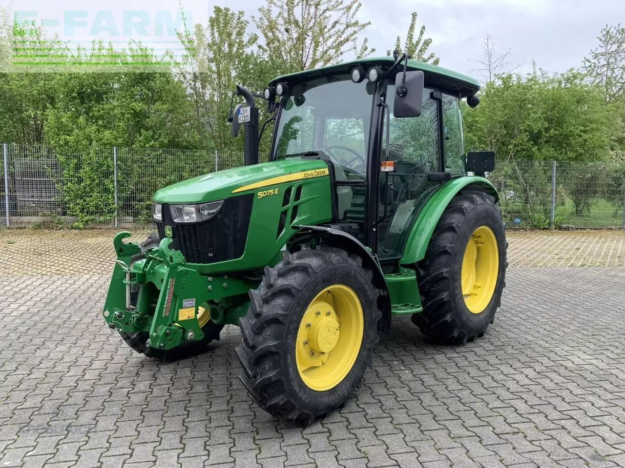 John Deere 5075 e - Tractor: foto 1 John Deere 5075 e - Tractor: foto 1