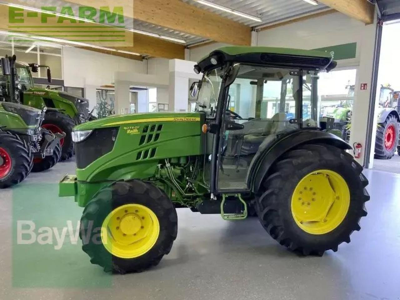 John Deere 5075 gf - Tractor: foto 4 John Deere 5075 gf - Tractor: foto 4