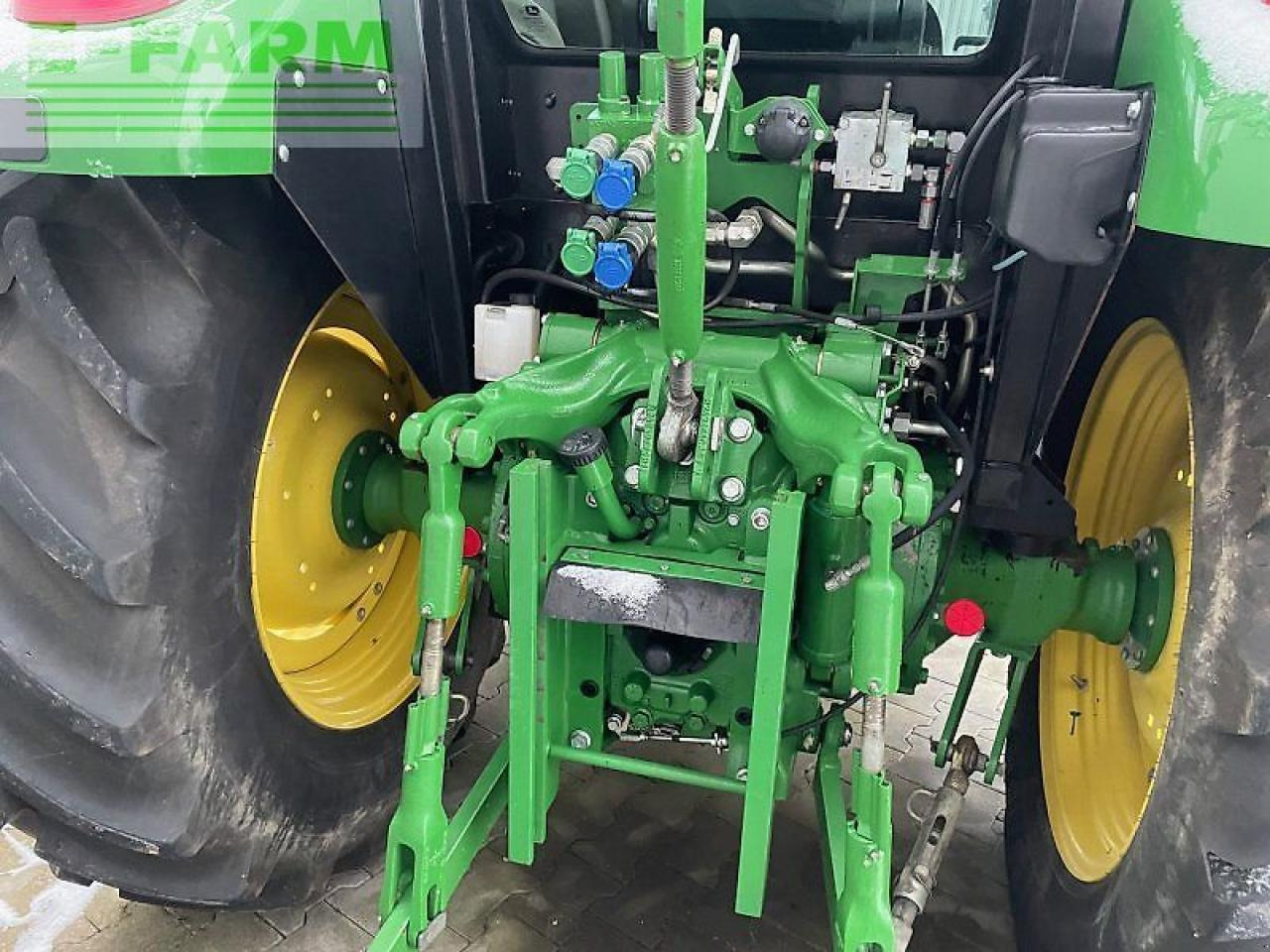 John Deere 5075 m - Tractor: foto 4 John Deere 5075 m - Tractor: foto 4