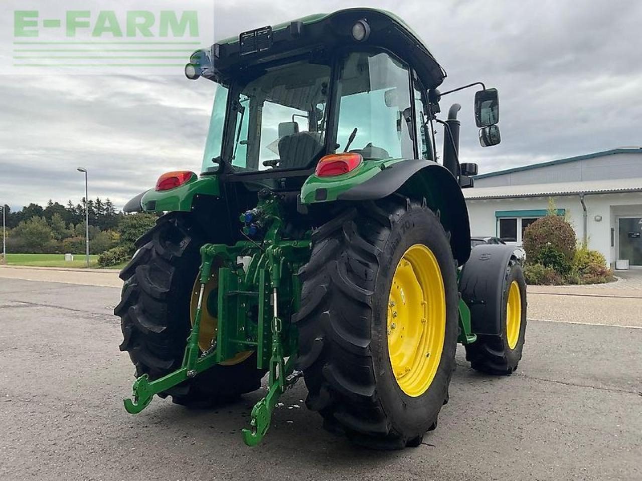 John Deere 5075 m - Tractor: foto 3 John Deere 5075 m - Tractor: foto 3