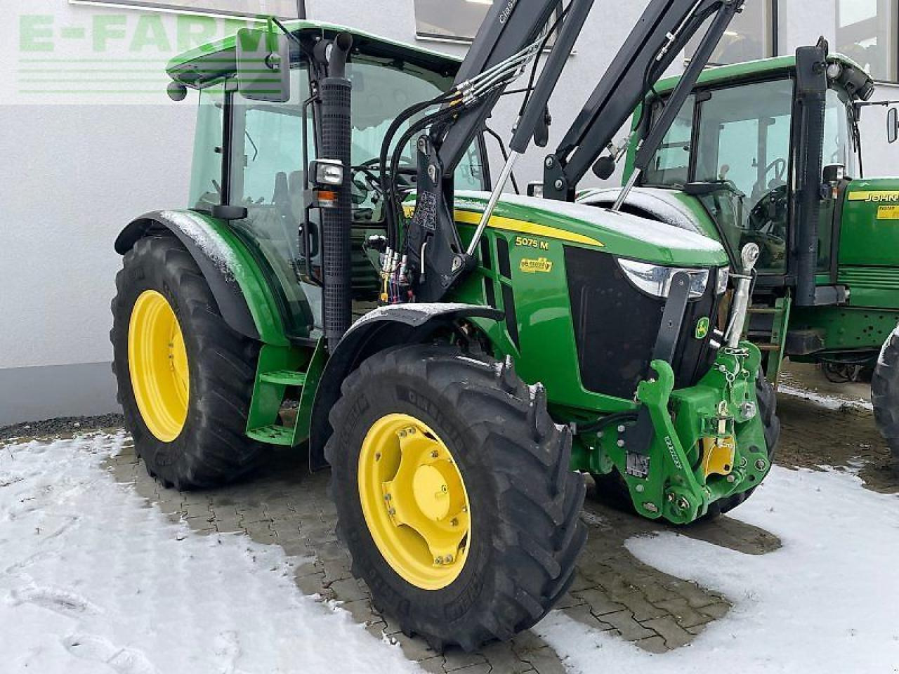 John Deere 5075 m - Tractor: foto 2 John Deere 5075 m - Tractor: foto 2