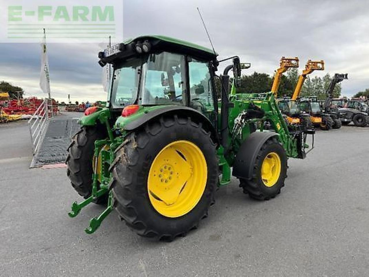 John Deere 5090m - Tractor: foto 4 John Deere 5090m - Tractor: foto 4