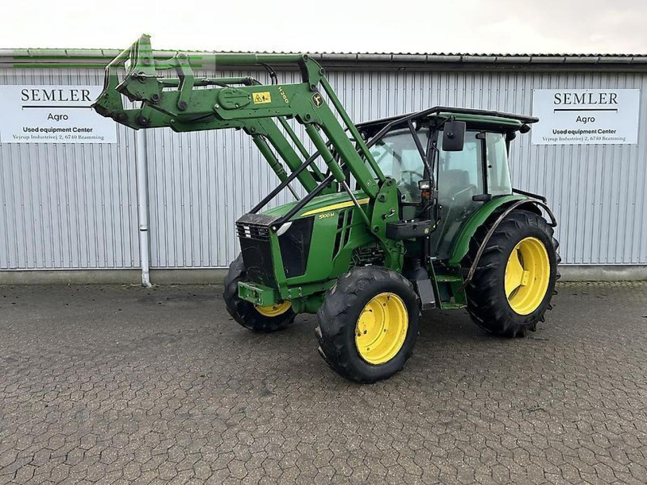 John Deere 5100m - Tractor: foto 1 John Deere 5100m - Tractor: foto 1