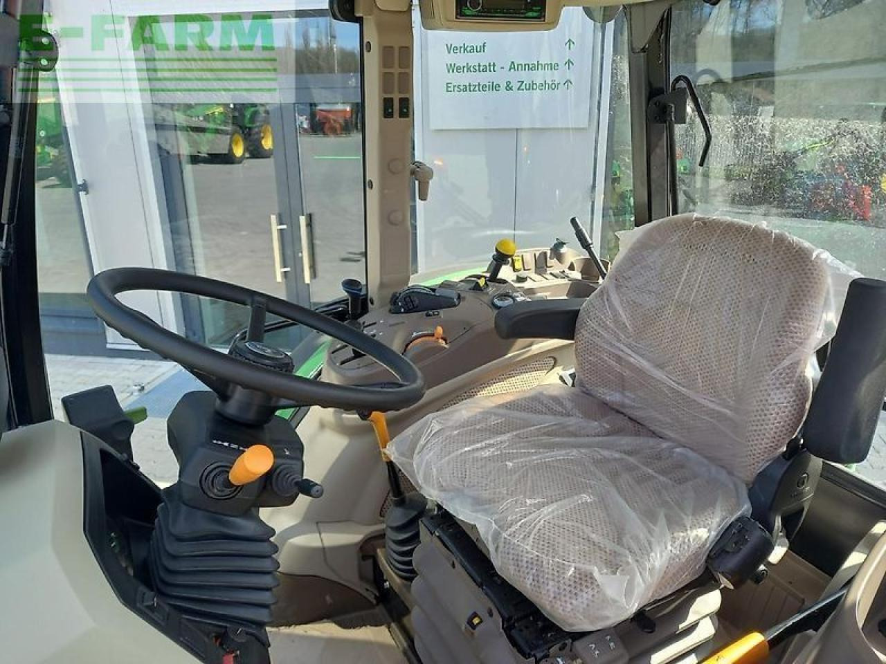 John Deere 5100m - Tractor: foto 4 John Deere 5100m - Tractor: foto 4