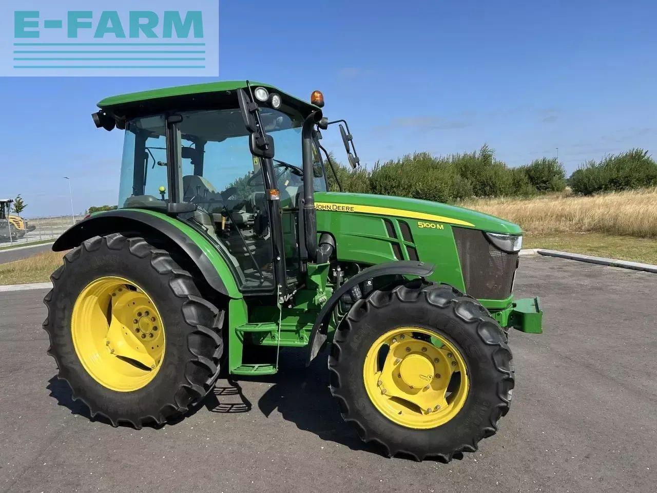 John Deere 5100m - Tractor: foto 3 John Deere 5100m - Tractor: foto 3