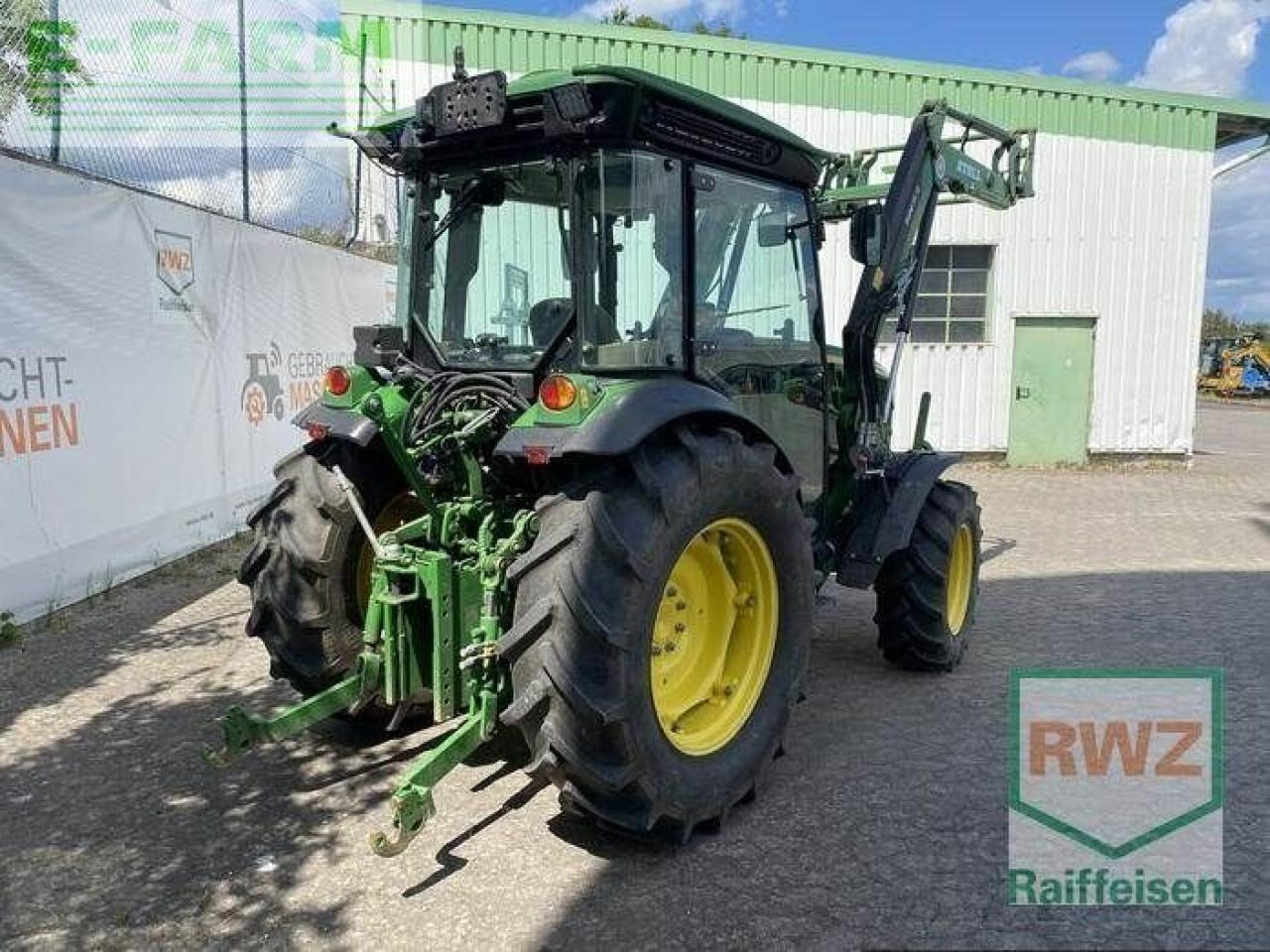 John Deere 5105 gf - Tractor: foto 2 John Deere 5105 gf - Tractor: foto 2