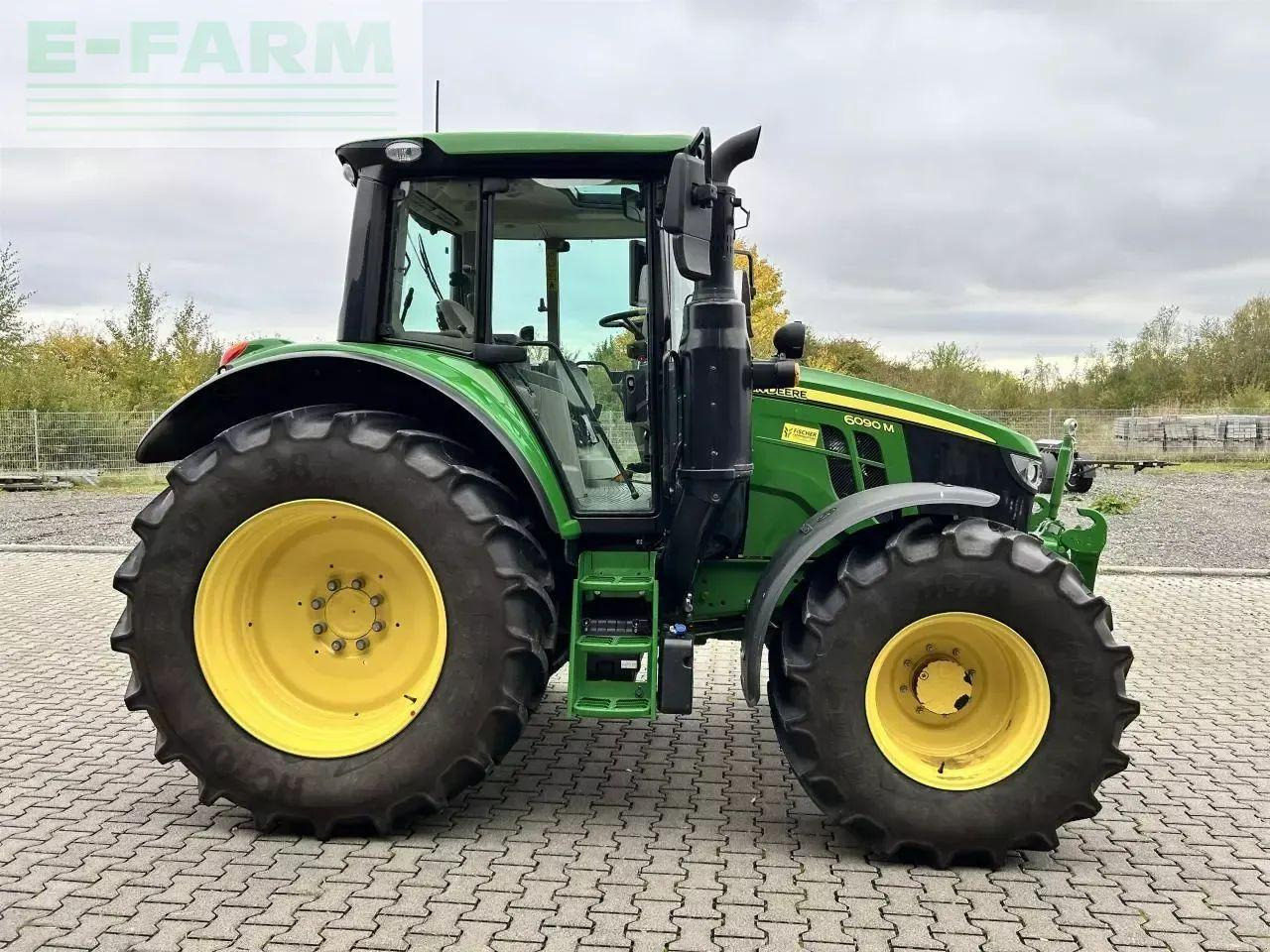 John Deere 6090m - Tractor: foto 5 John Deere 6090m - Tractor: foto 5