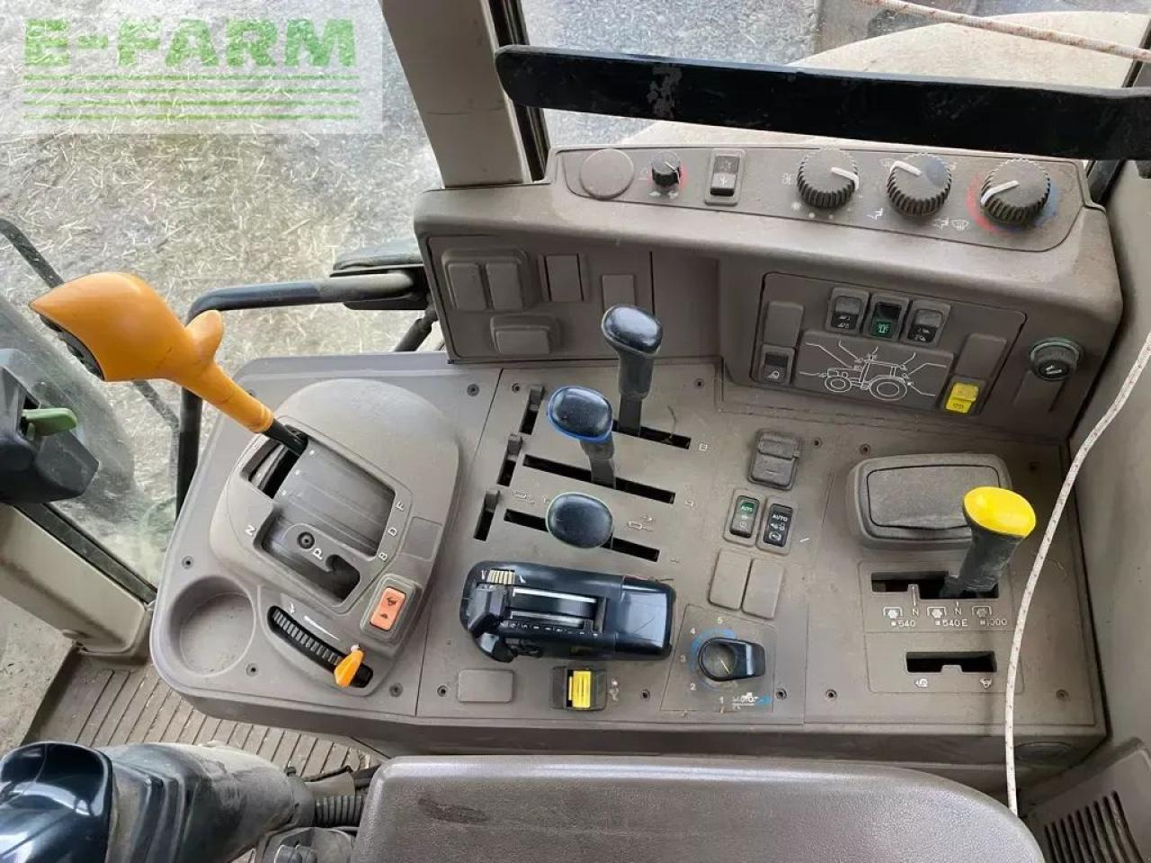 Tractor John Deere 6110 m powerquad +: foto 10