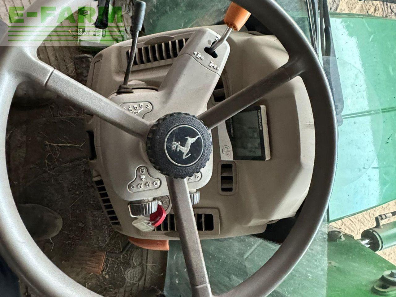 Tractor John Deere 6110M: foto 13