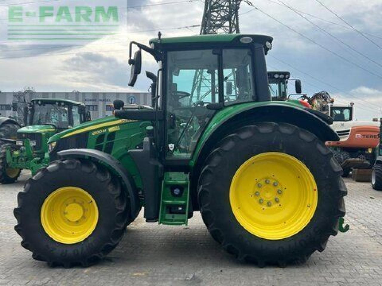 John Deere 6120m - Tractor: foto 3 John Deere 6120m - Tractor: foto 3