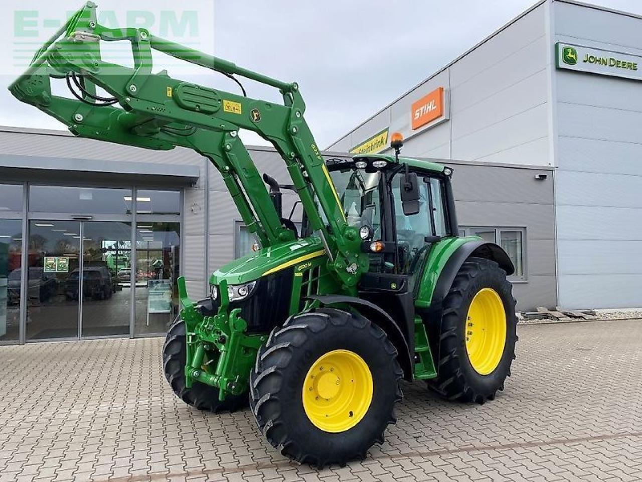 John Deere 6120m mit frontlader 623r - Tractor: foto 1 John Deere 6120m mit frontlader 623r - Tractor: foto 1