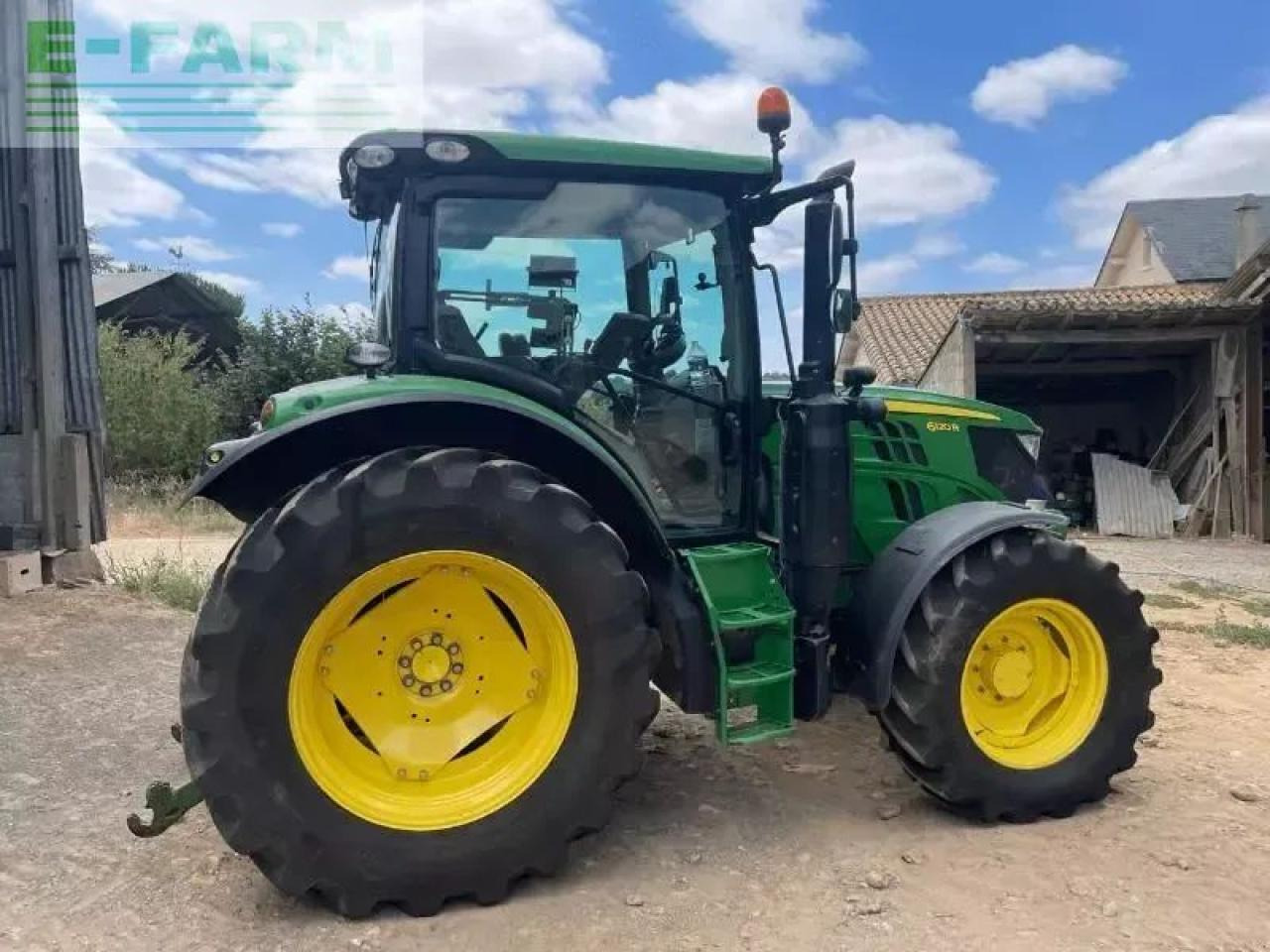 John Deere 6120r - Tractor: foto 1 John Deere 6120r - Tractor: foto 1