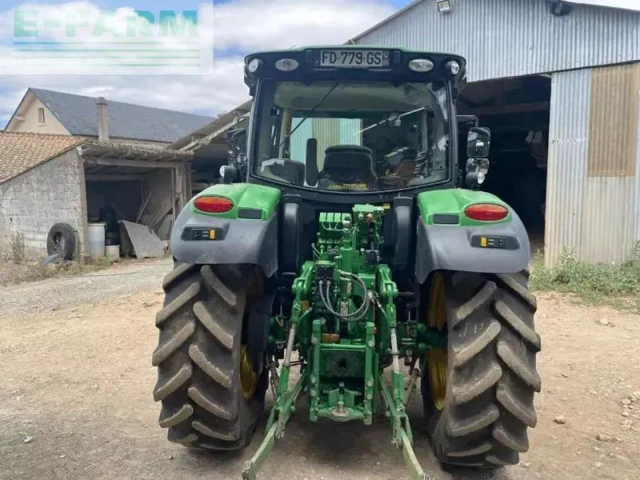 John Deere 6120r - Tractor: foto 2 John Deere 6120r - Tractor: foto 2