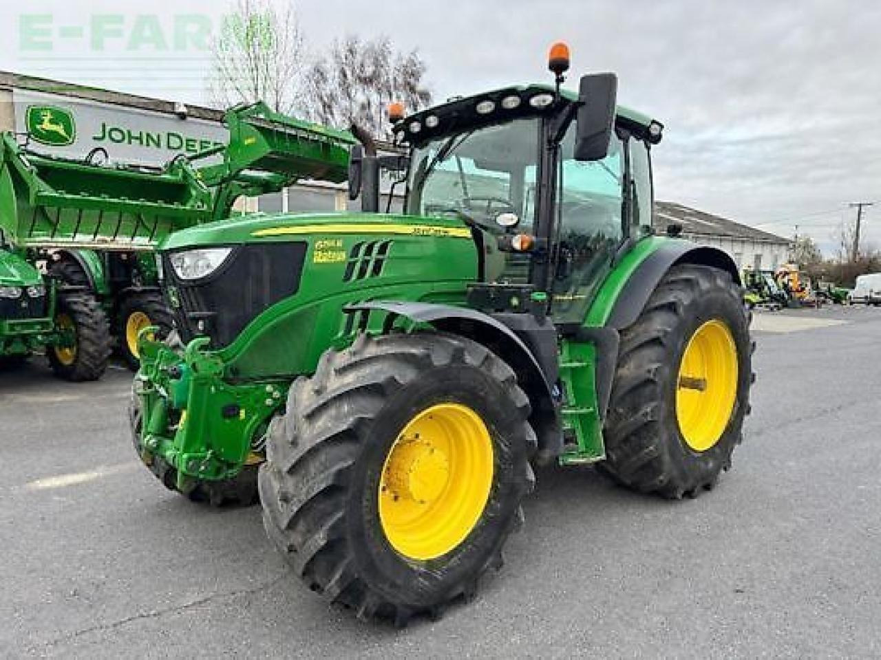 John Deere 6155r - Tractor: foto 1 John Deere 6155r - Tractor: foto 1