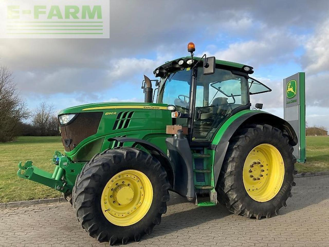 John Deere 6190r - Tractor: foto 1 John Deere 6190r - Tractor: foto 1