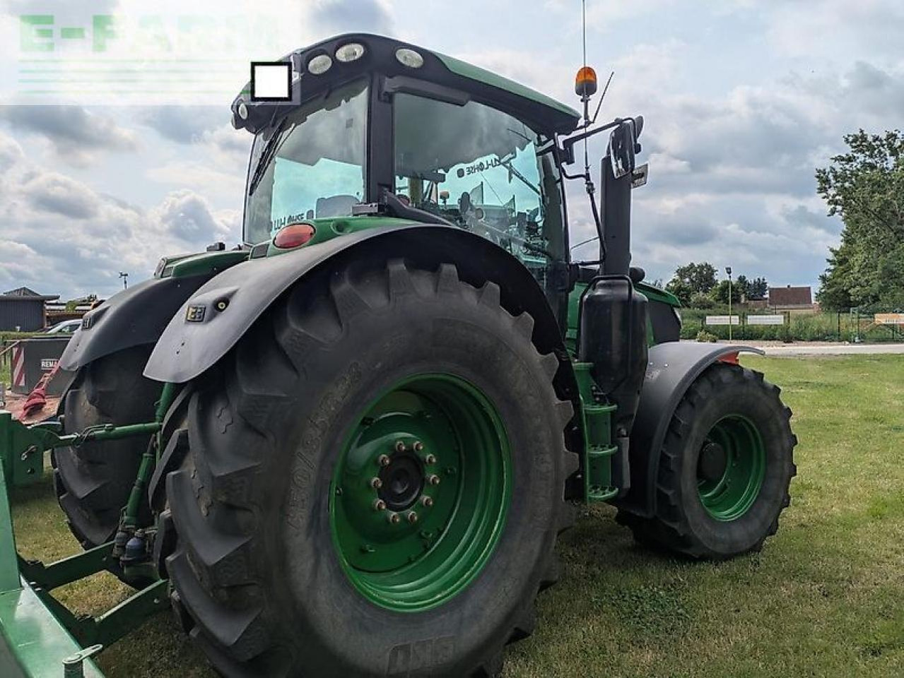 John Deere 6215 r - Tractor: foto 4 John Deere 6215 r - Tractor: foto 4