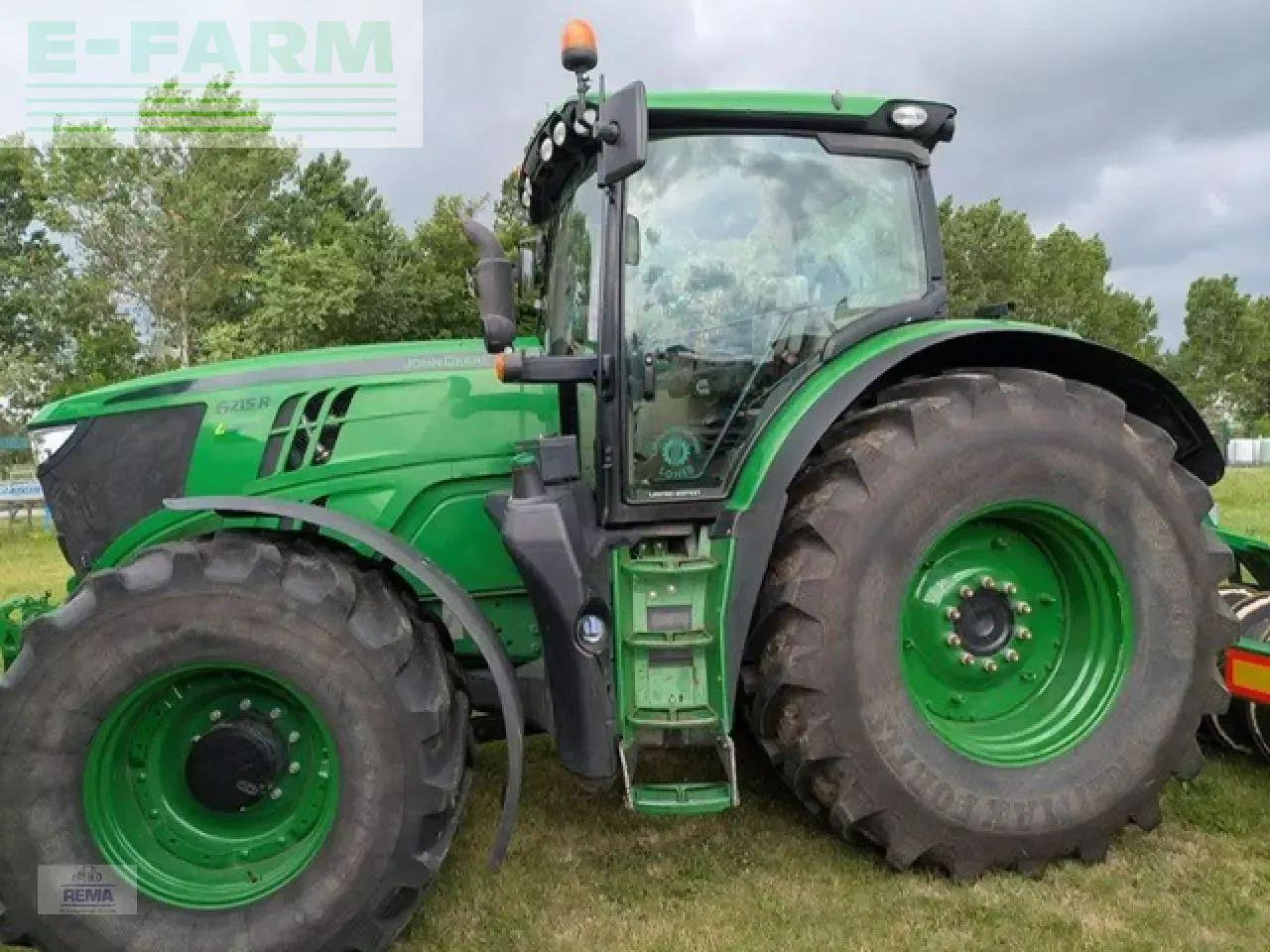 John Deere 6215 r - Tractor: foto 2 John Deere 6215 r - Tractor: foto 2