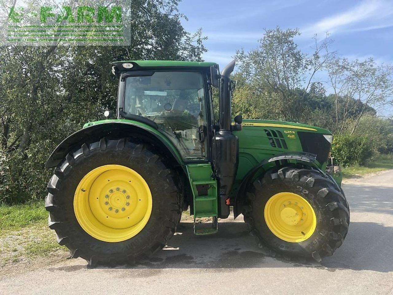 John Deere 6215r - Tractor: foto 1 John Deere 6215r - Tractor: foto 1