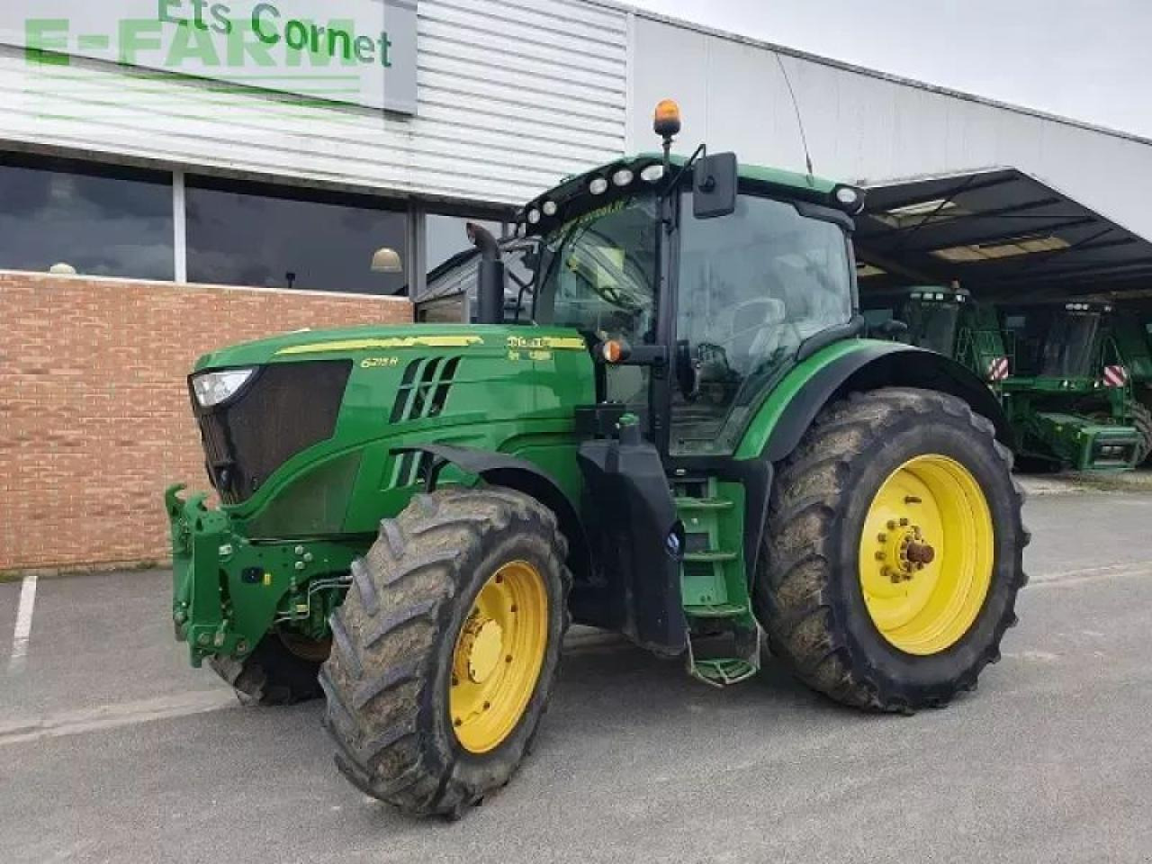 John Deere 6215r - Tractor: foto 1 John Deere 6215r - Tractor: foto 1