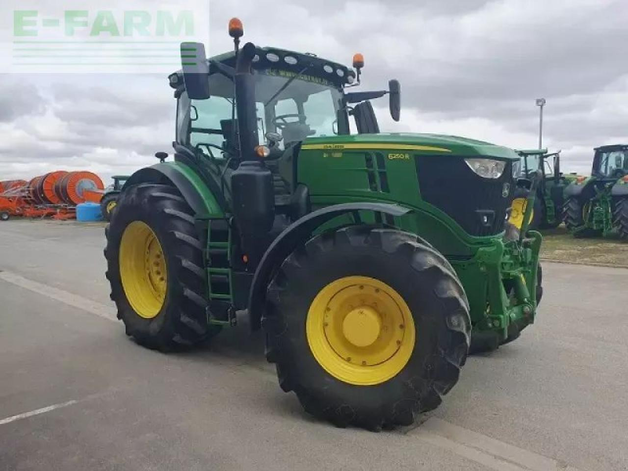 John Deere 6250r - Tractor: foto 2 John Deere 6250r - Tractor: foto 2