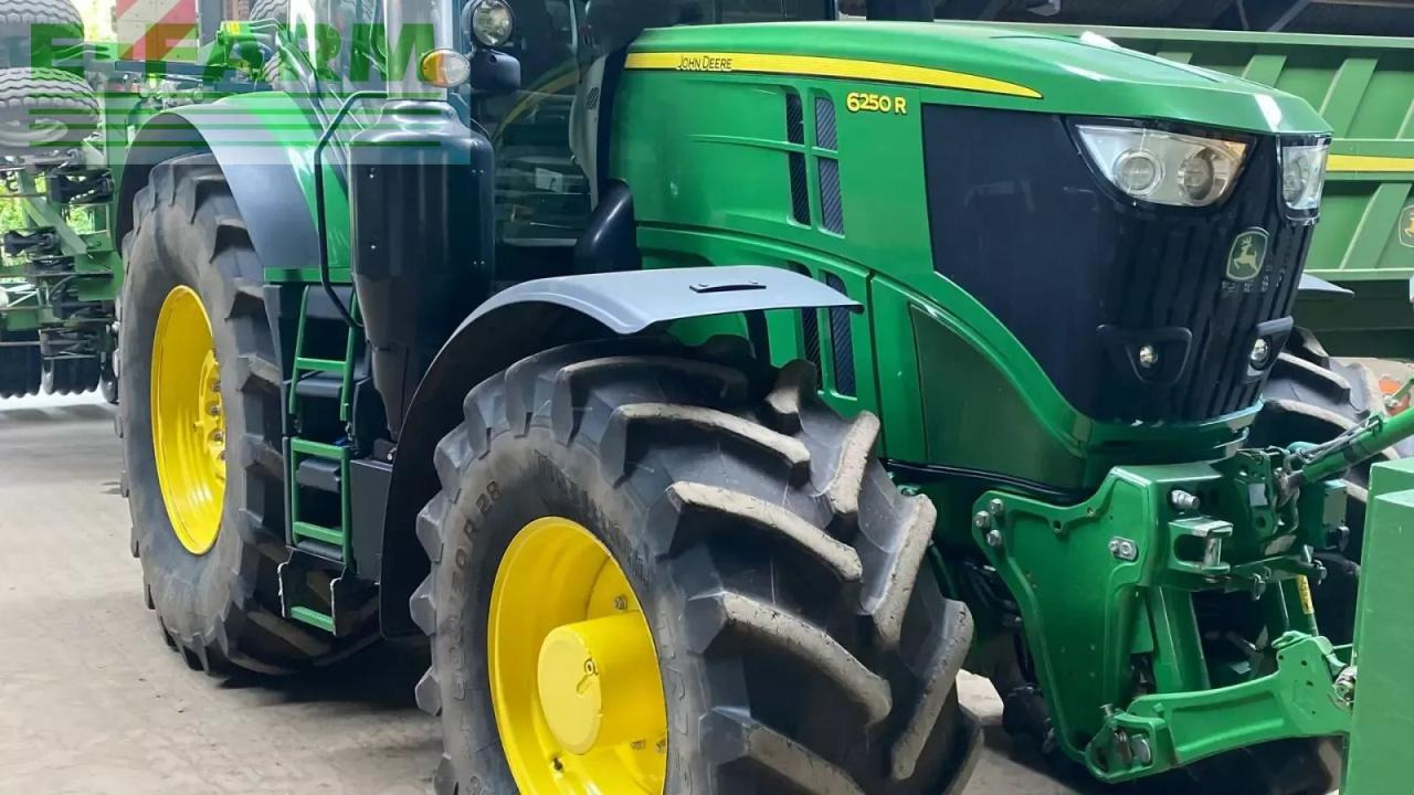 John Deere 6250r - Tractor: foto 2 John Deere 6250r - Tractor: foto 2