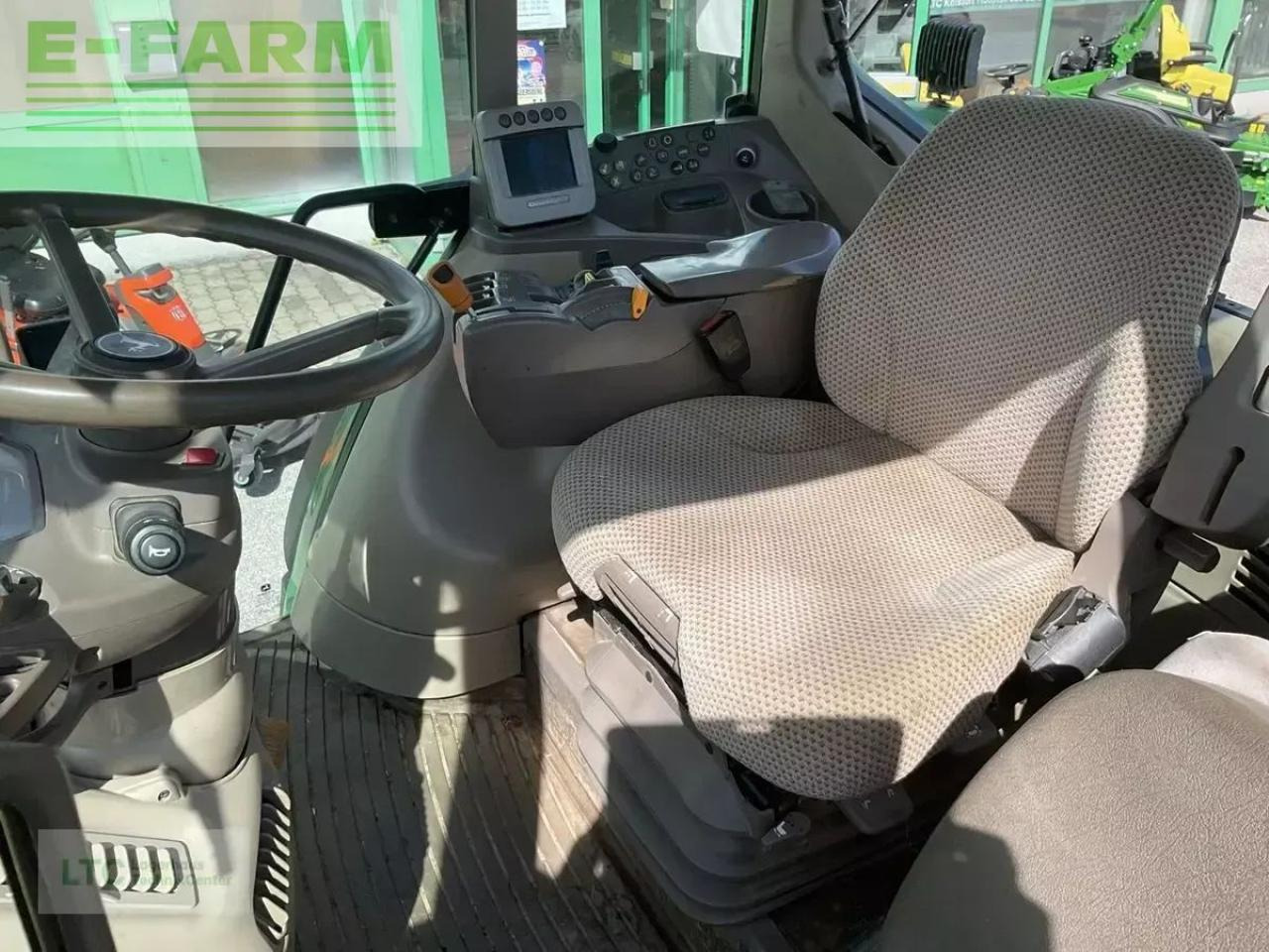 John Deere 6830 - Tractor: foto 5 John Deere 6830 - Tractor: foto 5