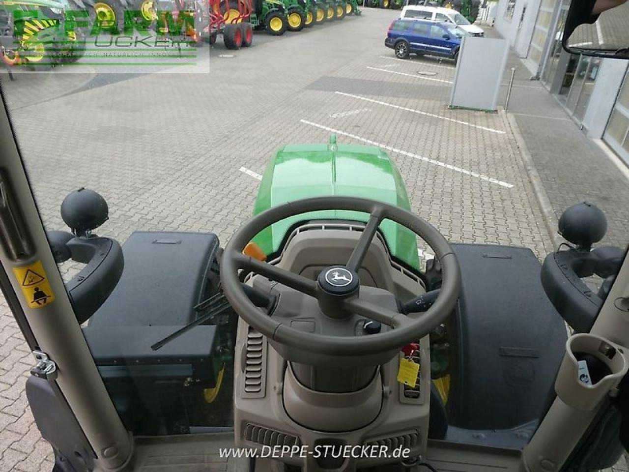 John Deere 6r 110 - Tractor: foto 4 John Deere 6r 110 - Tractor: foto 4