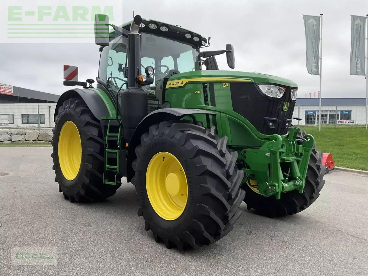 John Deere 6r 250 - Tractor: foto 2 John Deere 6r 250 - Tractor: foto 2