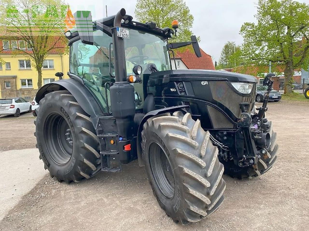 John Deere 6r150 black-edition - Tractor: foto 2 John Deere 6r150 black-edition - Tractor: foto 2