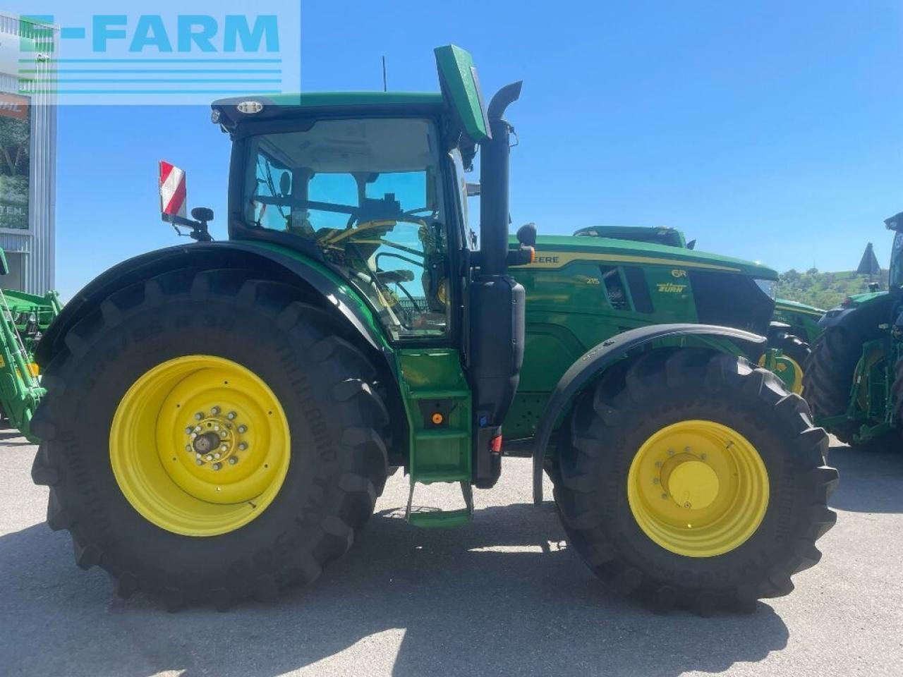 John Deere 6r215 / 6r 215 - Tractor: foto 2 John Deere 6r215 / 6r 215 - Tractor: foto 2