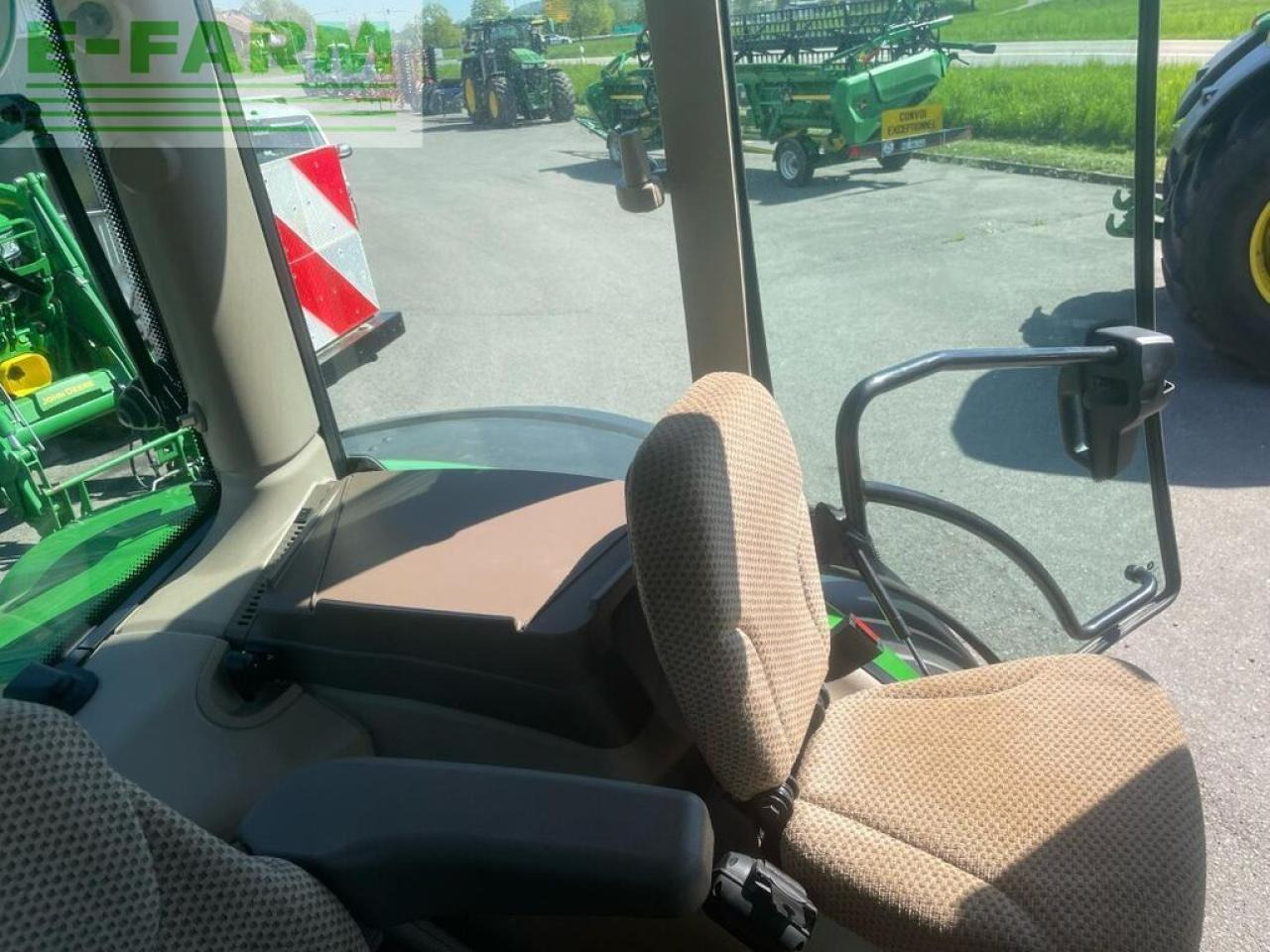 John Deere 6r215 / 6r 215 - Tractor: foto 5 John Deere 6r215 / 6r 215 - Tractor: foto 5