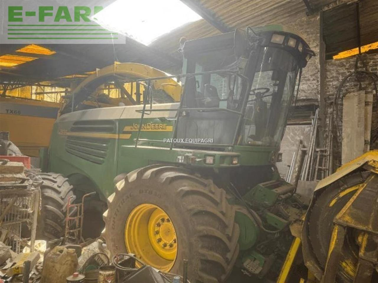 John Deere 7400 4rm - Cosechadora de forraje: foto 1 John Deere 7400 4rm - Cosechadora de forraje: foto 1