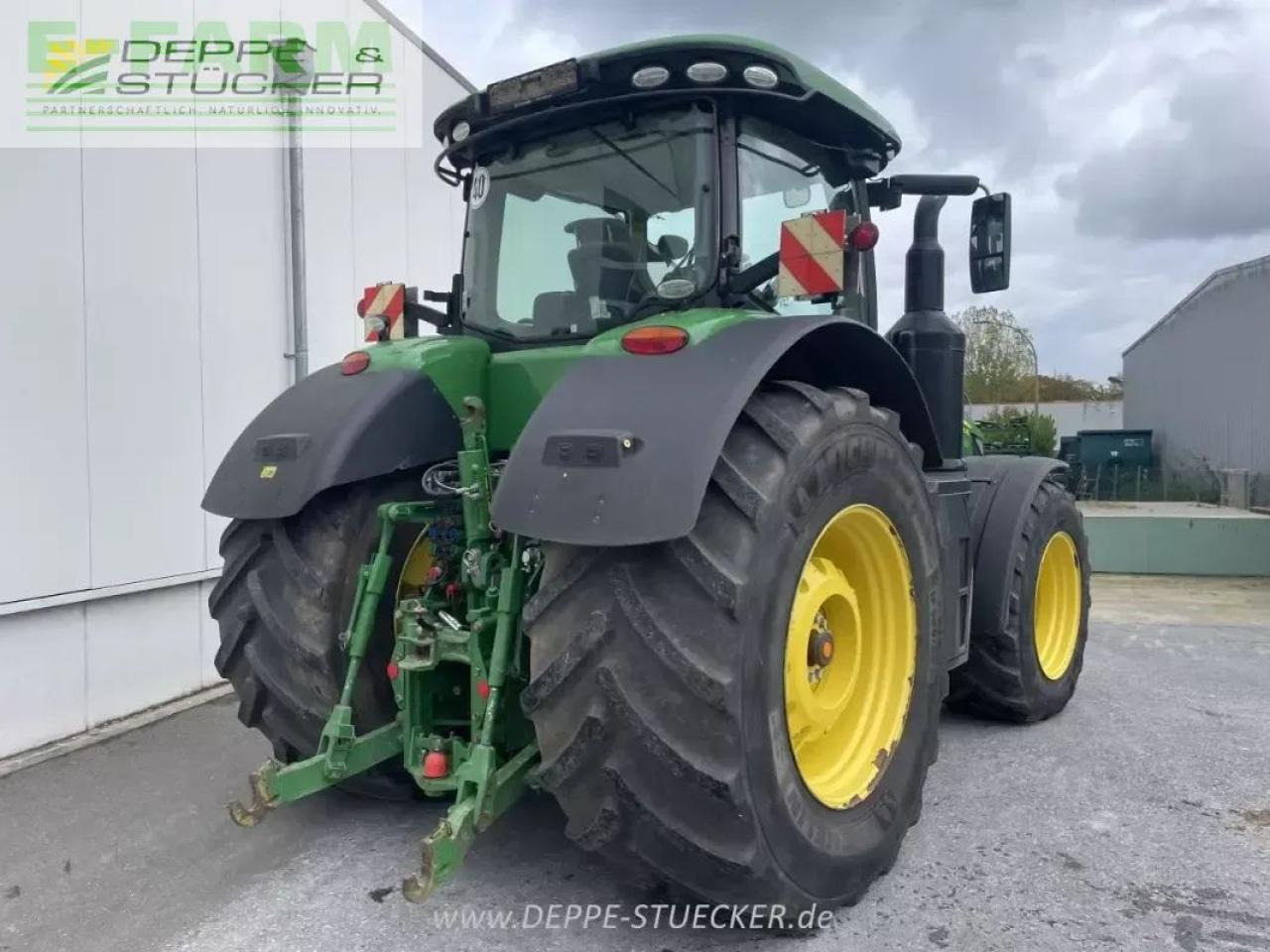 John Deere 8345r e23 - Tractor: foto 2 John Deere 8345r e23 - Tractor: foto 2