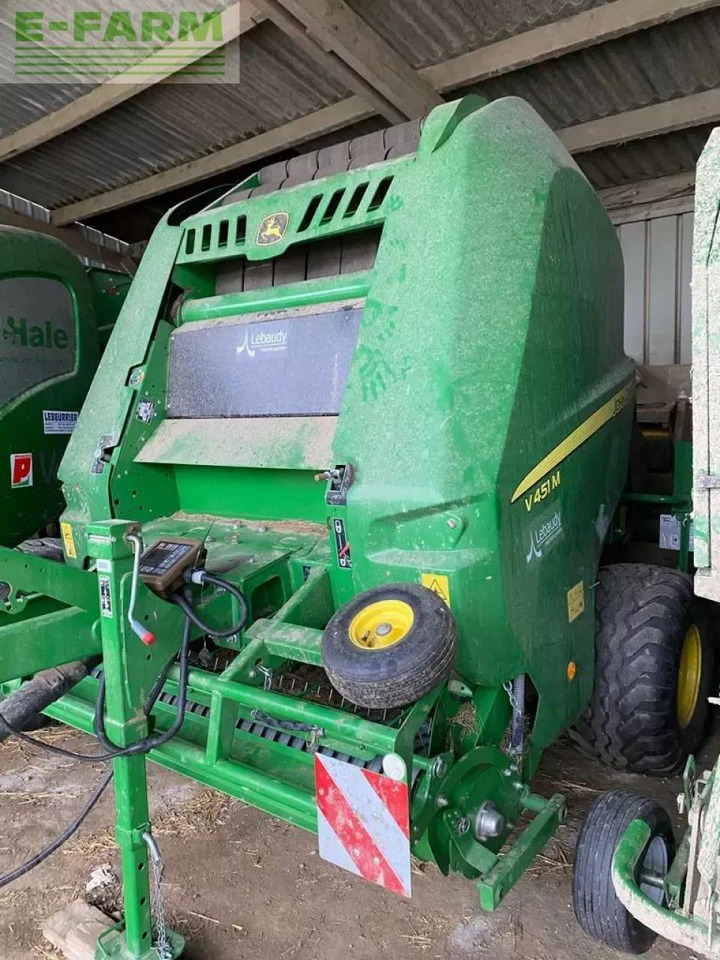 John Deere v451m - Empacadora de pacas cuadradas: foto 2 John Deere v451m - Empacadora de pacas cuadradas: foto 2