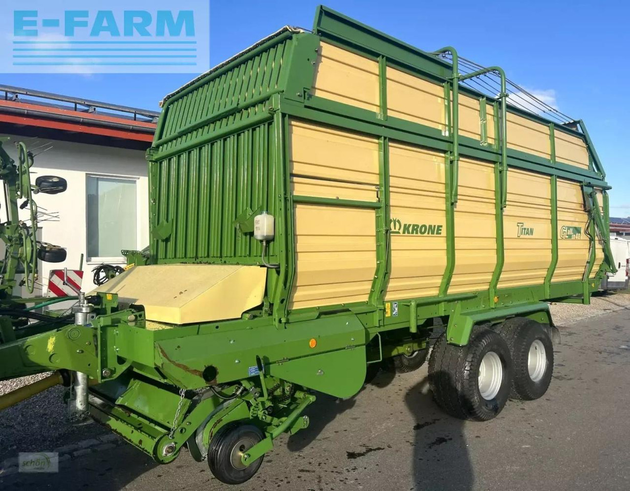 Krone titan 6/48 gl all in im guten zustand - mit zusätzlichen tasträdern hinter der pick-up - Remolque autocargador: foto 1 Krone titan 6/48 gl all in im guten zustand - mit zusätzlichen tasträdern hinter der pick-up - Remolque autocargador: foto 1