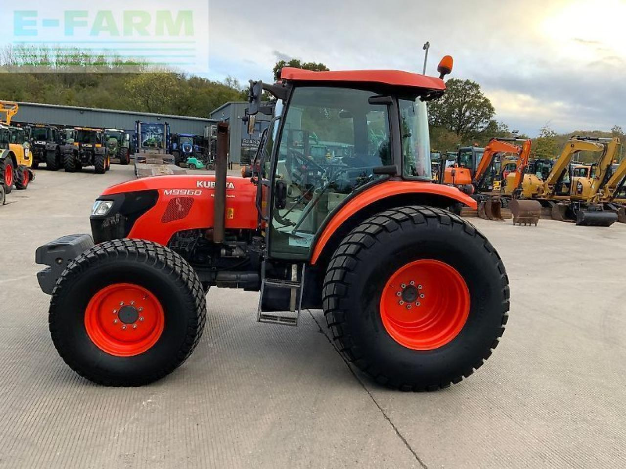 Kubota m9960 hydraulic shuttle tractor (st24785) - Tractor: foto 2 Kubota m9960 hydraulic shuttle tractor (st24785) - Tractor: foto 2